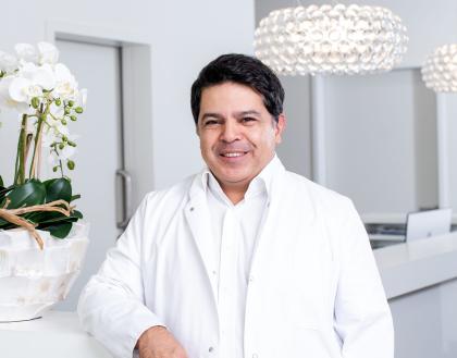 Massud Hosseini, Facharzt für Plastische und Ästhetische Chirurgie