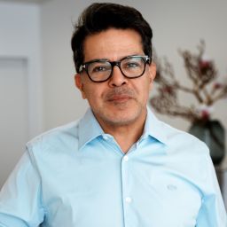 Facharzt für Plastische & Ästhetische Chirurgie Massud Hosseini