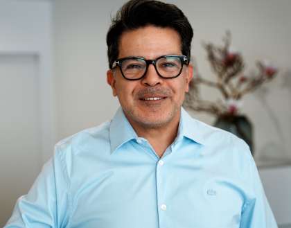 Facharzt Massud Hosseini in seiner Praxisklinik KÖ-Aesthetics in Düsseldorf